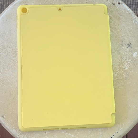 Yellow Full Size Plastic Tablet Case NWT (10.2 “) - Picture 2 of 4